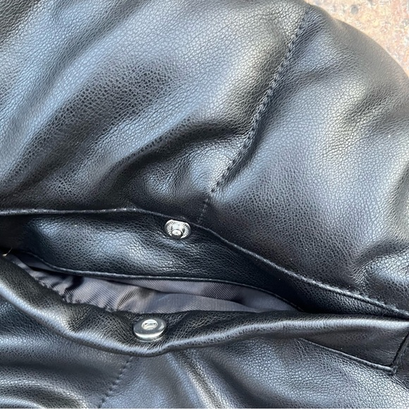 Abercrombie & Fitch vegan leather vest - Picture 5 of 6